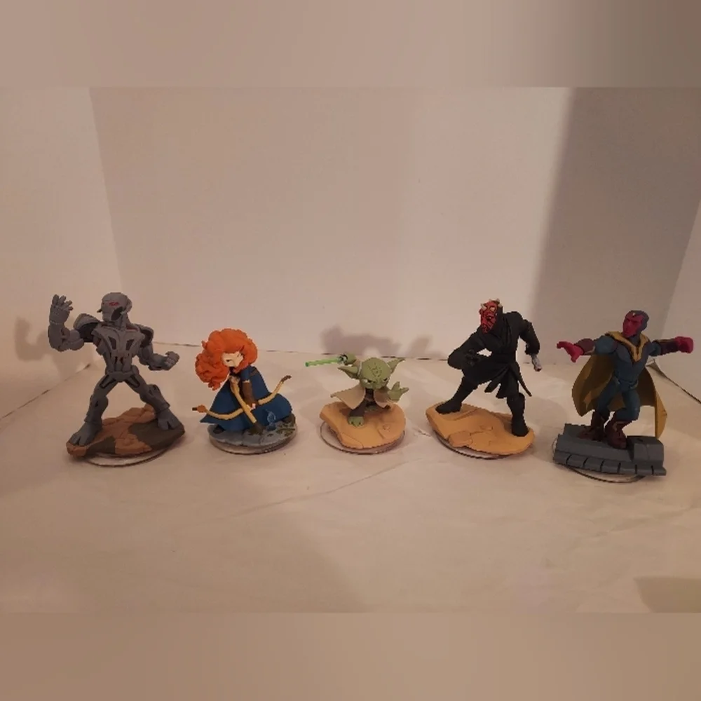 Lot of FIVE (5) Disney Infinity Figures - Marvel, Pixar and Star Wars